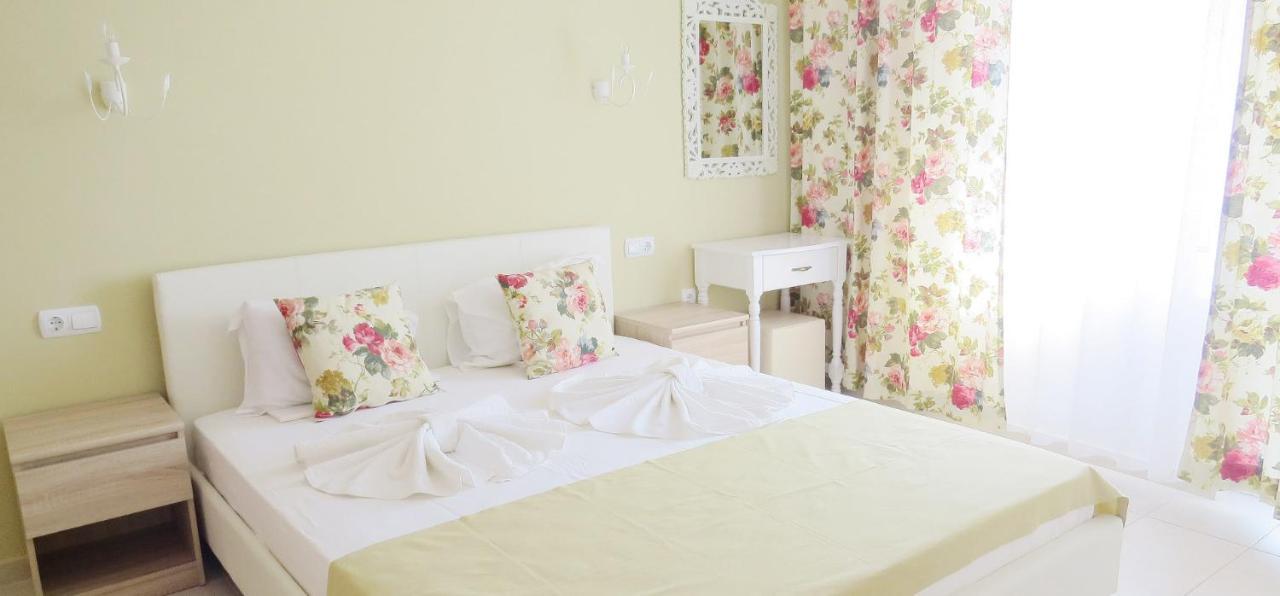 Family Hotel Sofi Sozopol Extérieur photo